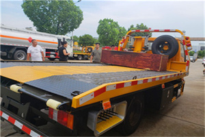 澄海附近拖车电话号码服务